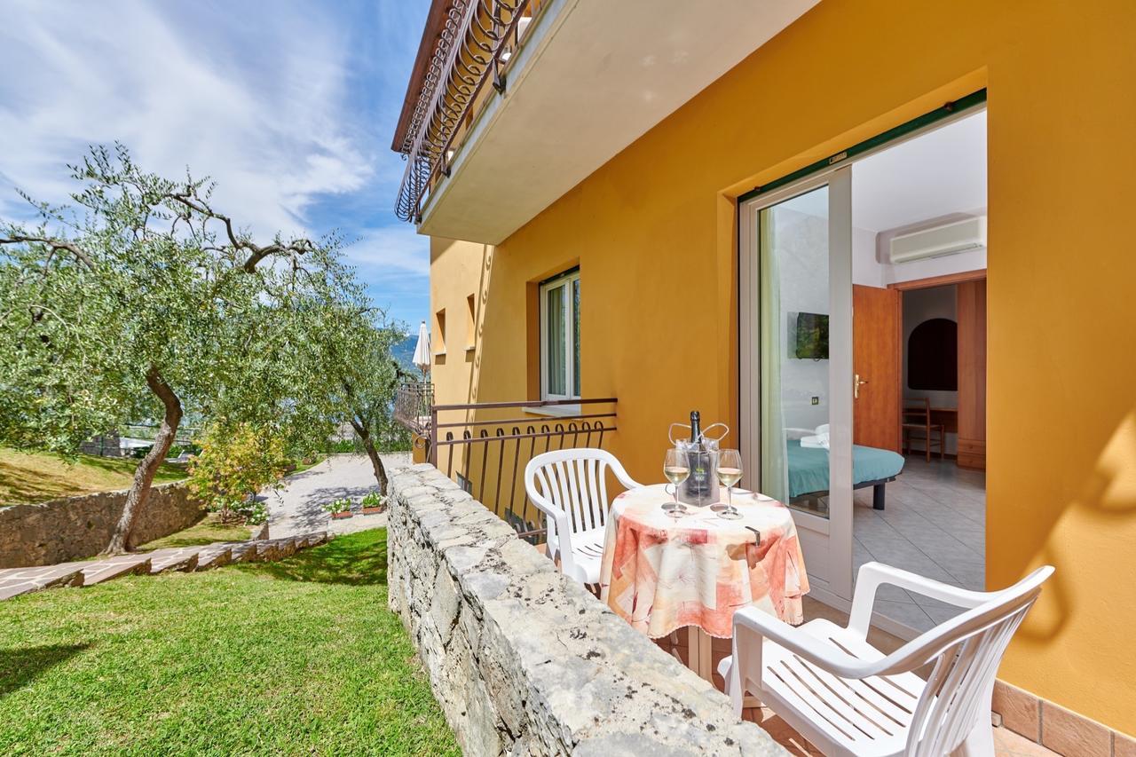 Albergo Del Garda Torri Del Benaco Ngoại thất bức ảnh