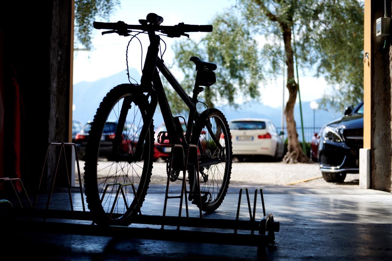 Albergo Del Garda Torri Del Benaco Ngoại thất bức ảnh