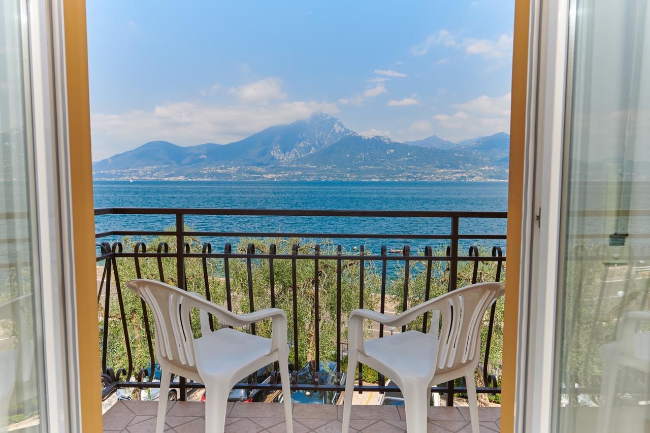 Albergo Del Garda Torri Del Benaco Ngoại thất bức ảnh