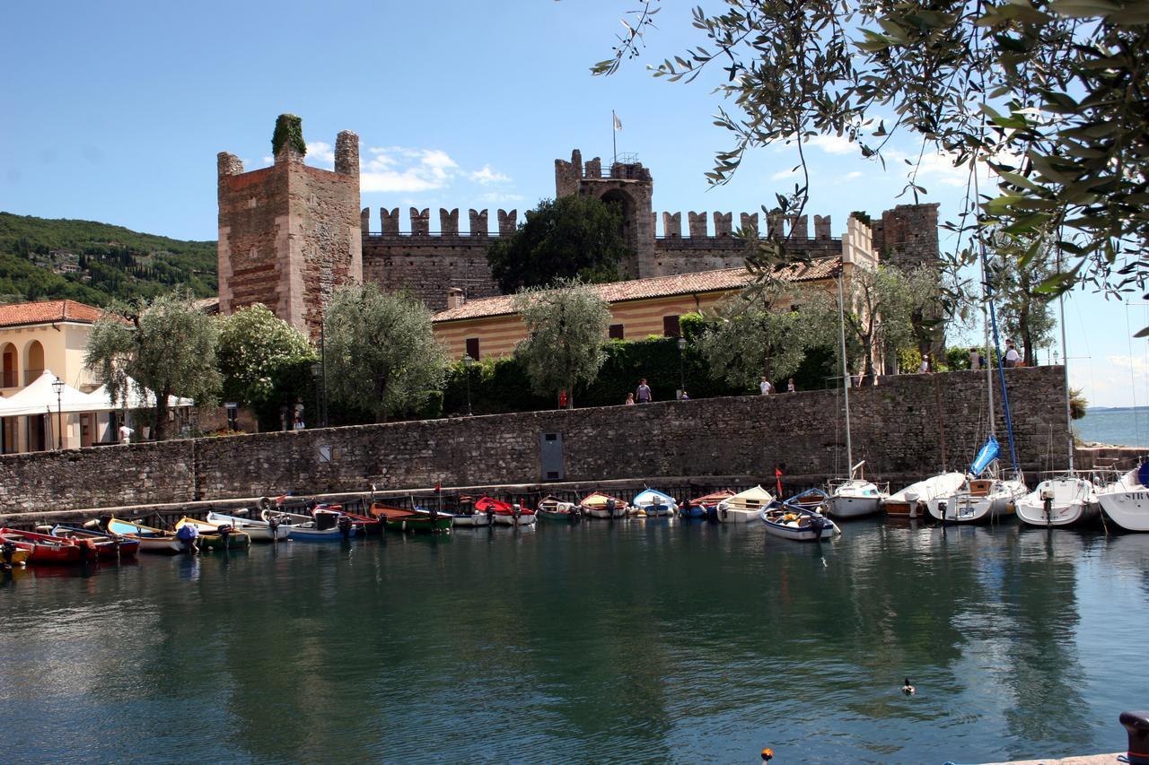 Albergo Del Garda Torri Del Benaco Ngoại thất bức ảnh