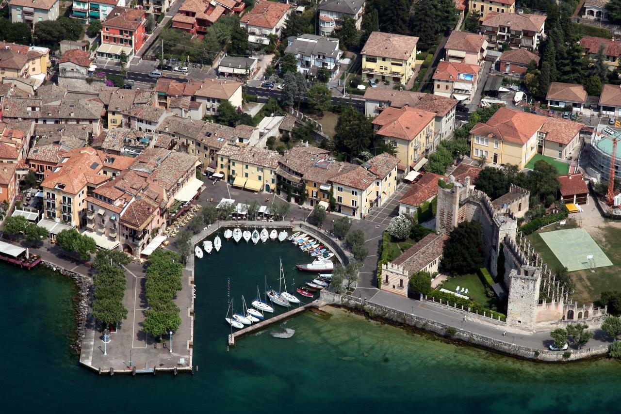 Albergo Del Garda Torri Del Benaco Ngoại thất bức ảnh
