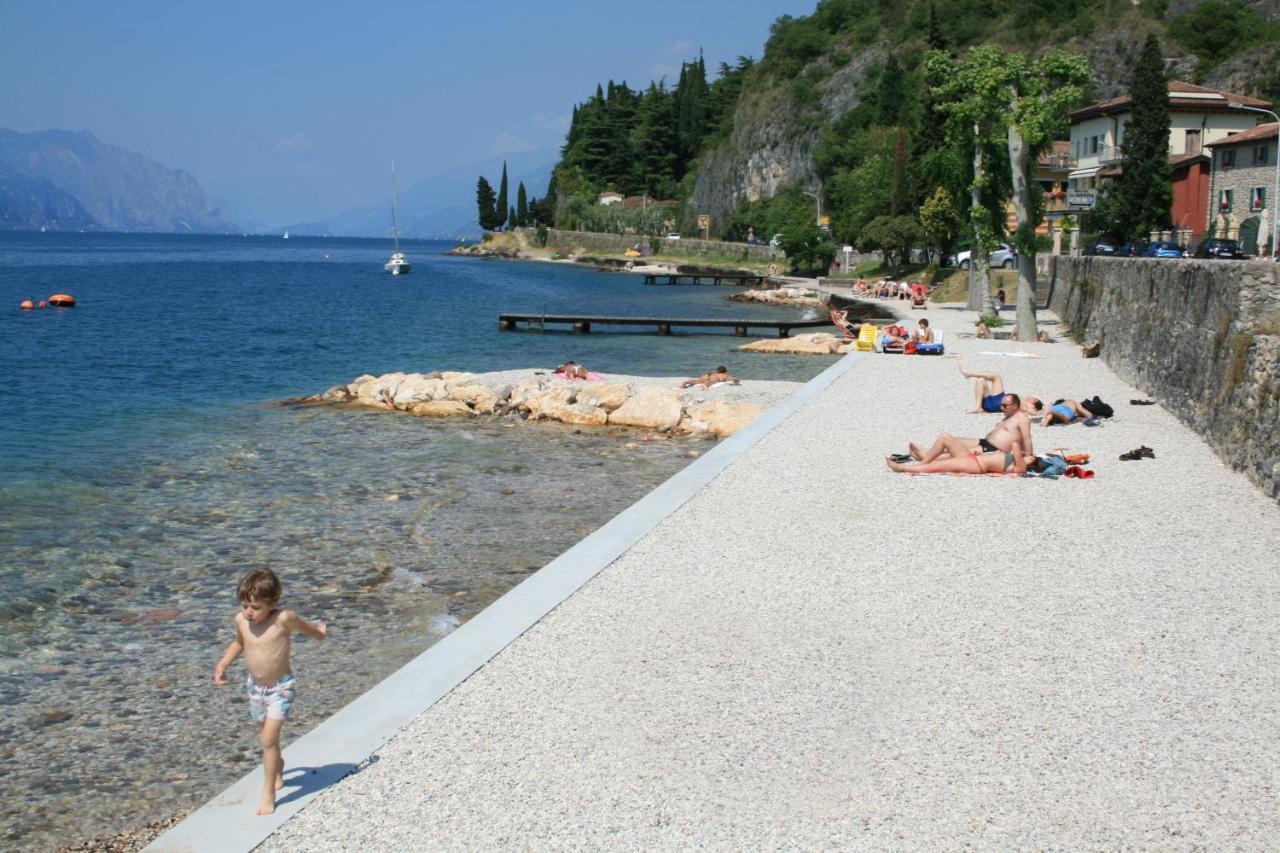 Albergo Del Garda Torri Del Benaco Ngoại thất bức ảnh
